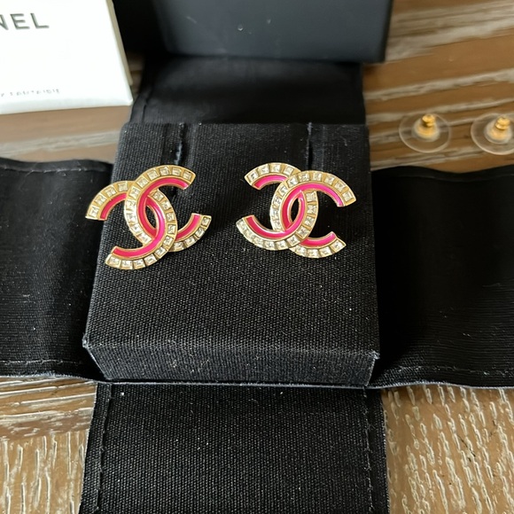 CHANEL Pink Enamel And Crystal CC Earrings - Picture 4 of 9